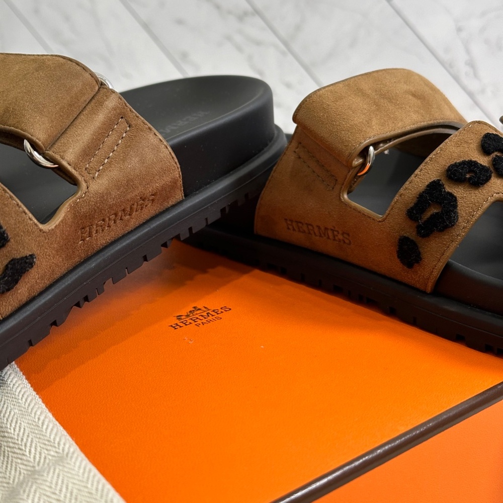 HERMES CHYPRE SANDALS Brun Fumé / Noir - Picture 2 of 5